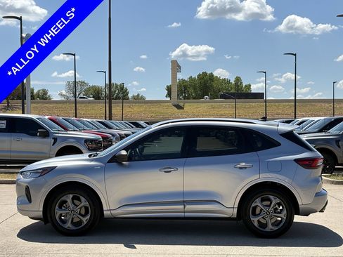 Used 2024 Ford Escape ST-Line w/ Tech Pack #1 FWD image 3