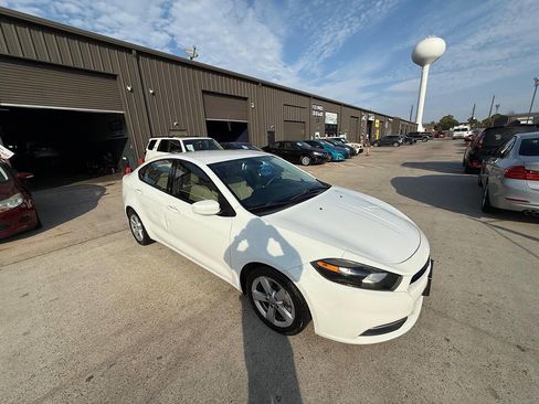 Used 2016 Dodge Dart SXT image 4