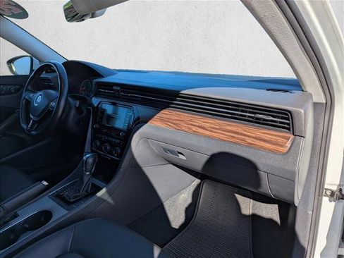 Used 2020 Volkswagen Passat 2.0T SEL image 28