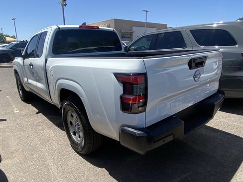 Used 2022 Nissan Frontier S RWD image 4
