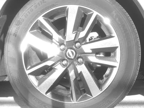 Used 2025 Nissan Versa SV FWD image 13