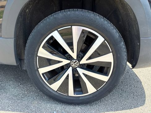 Used 2022 Volkswagen Taos SE AWD/4WD image 6