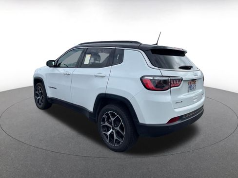 Used 2025 Jeep Compass Limited AWD/4WD image 7