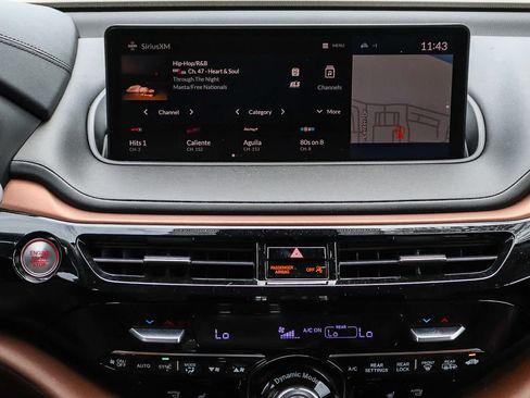 Used 2023 Acura MDX SH-AWD w/ Technology Package image 21