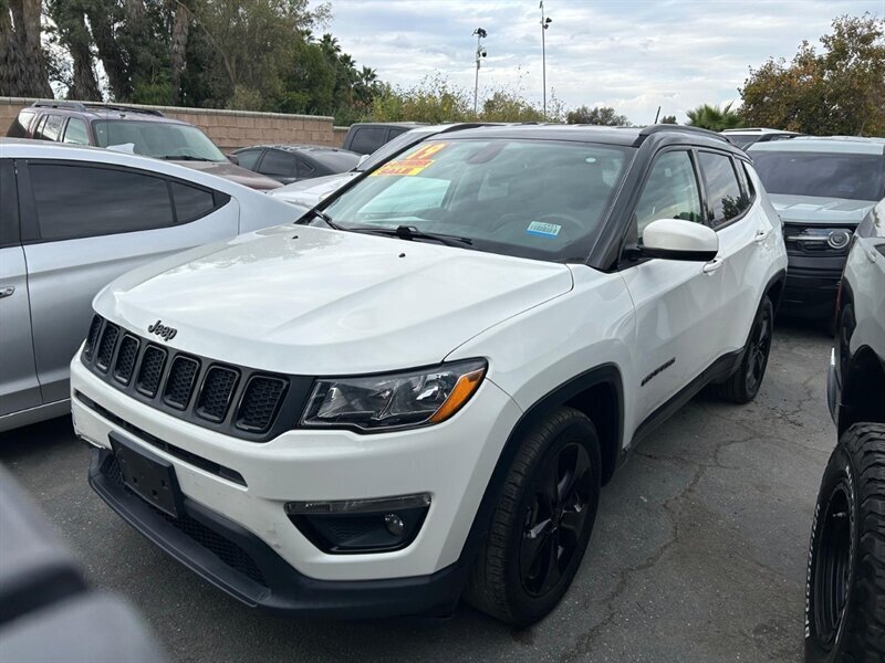 Used 2019 Jeep Compass Latitude FWD image 30