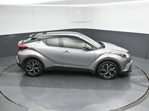Used 2019 Toyota C-HR Limited FWD image 52