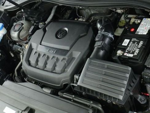 Used 2023 Volkswagen Tiguan SE AWD/4WD image 9