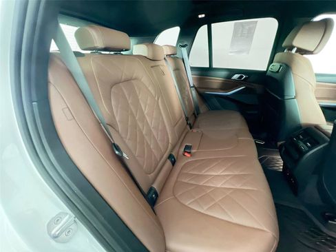 Certified 2024 BMW X5 xDrive50e w/ Premium Package image 28