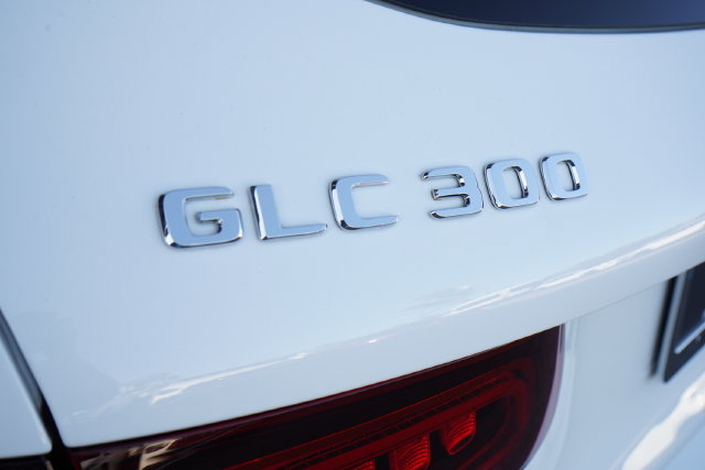 Used 2021 Mercedes-Benz GLC 300 4MATIC image 15