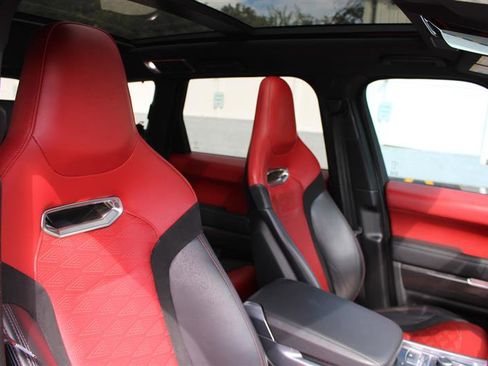 Used 2019 Land Rover Range Rover Sport SVR image 16