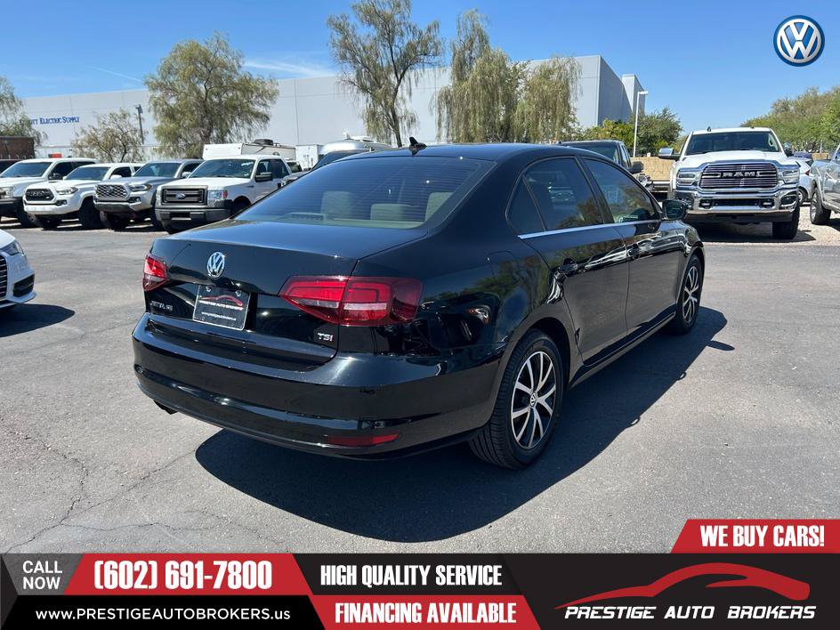 Used 2017 Volkswagen Jetta SE FWD image 4