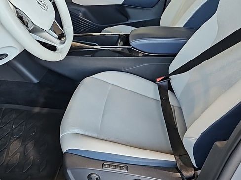 Used 2023 Volkswagen ID.4 Pro S image 28