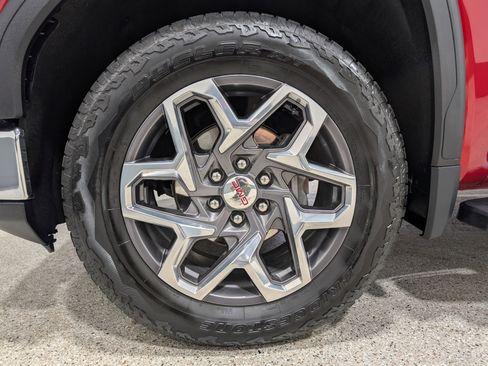 Used 2024 GMC Sierra 1500 SLT w/ SLT Premium Plus Package image 11