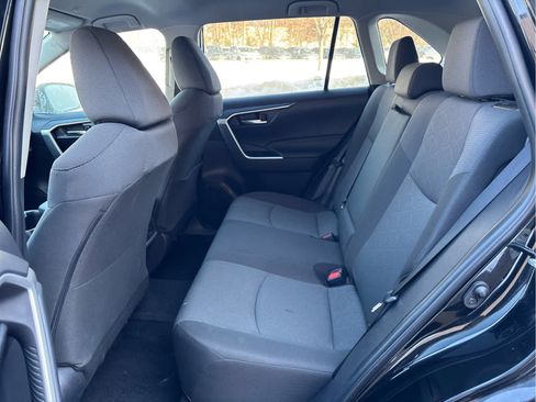 Used 2025 Toyota RAV4 XLE image 8