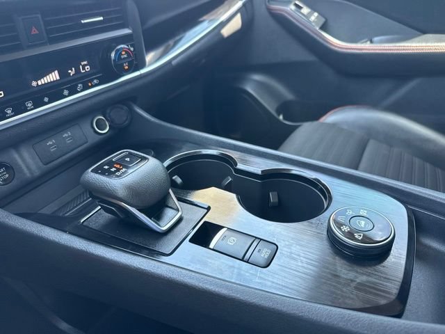 Used 2025 Nissan Rogue SV AWD/4WD image 16