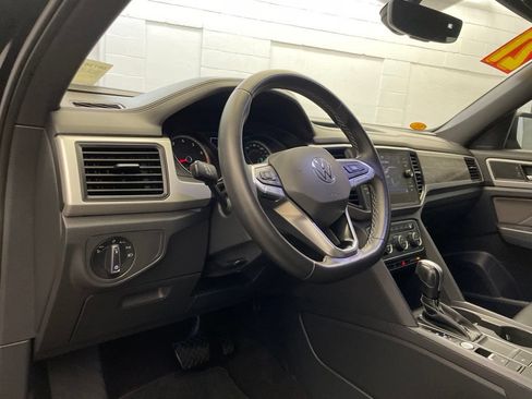 Used 2021 Volkswagen Atlas Cross Sport SE w/ V6 Towing Package FWD image 19