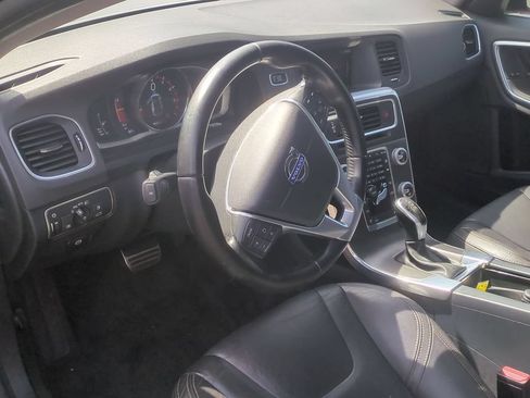 Used 2016 Volvo V60 T5 Cross Country w/ Convenience Package AWD/4WD image 13