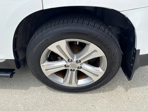 Used 2013 Toyota Highlander Limited FWD image 27
