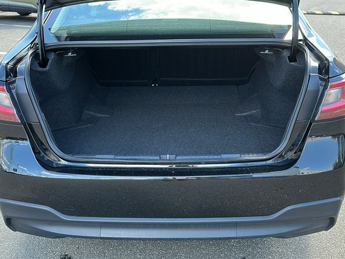 Certified 2025 Subaru Legacy Premium AWD/4WD image 24