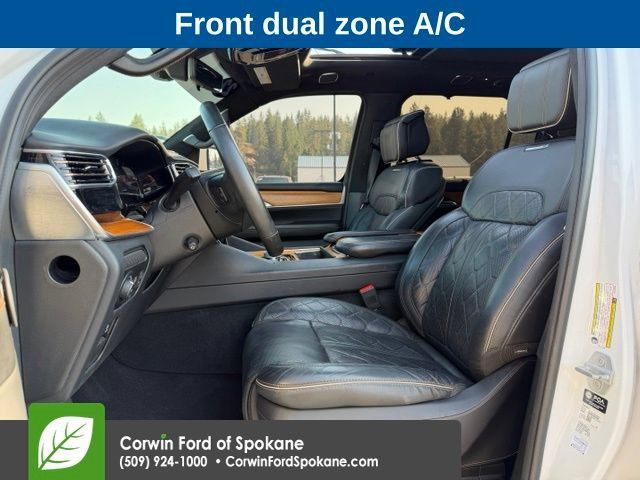 Used 2022 Jeep Grand Wagoneer Series III w/ Flexible Seating Group AWD/4WD image 2