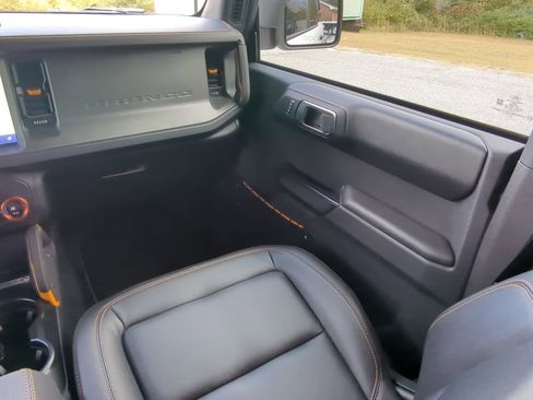 Certified 2024 Ford Bronco Badlands image 15