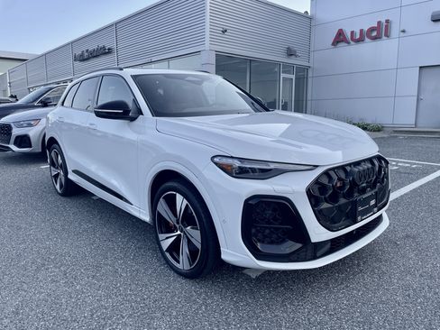 Certified 2025 Audi SQ5 Premium Plus w/ Premium Plus Package AWD/4WD image 1