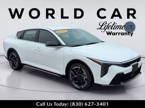 New 2025 Kia K4 GT-Line image 1