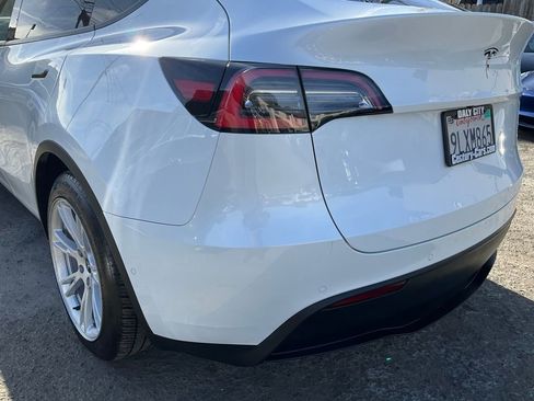 Used 2021 Tesla Model Y Long Range image 90