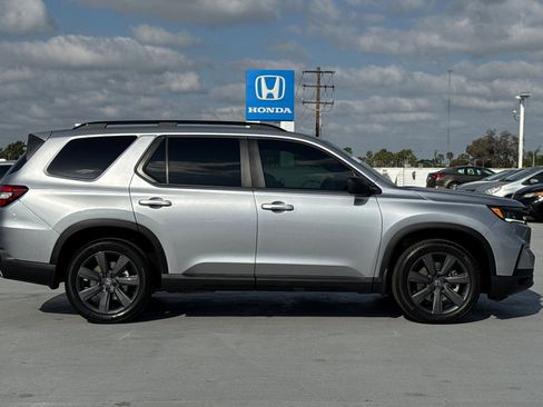 Certified 2023 Honda Pilot Sport image 7