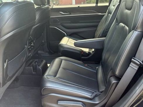 Used 2024 Jeep Grand Cherokee L Limited w/ Luxury Tech Group II AWD/4WD image 7