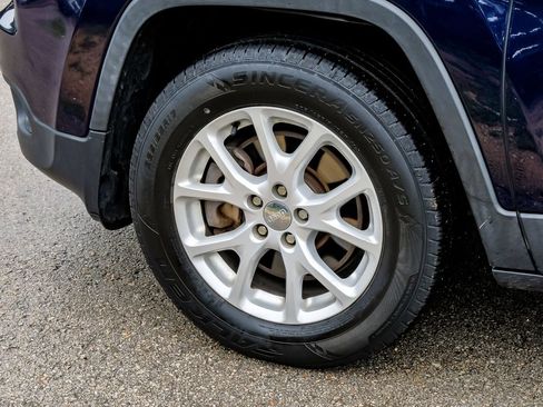 Used 2015 Jeep Cherokee Latitude w/ Cold Weather Group AWD/4WD image 61