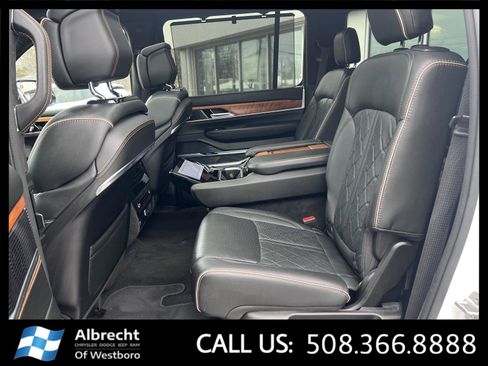 Used 2024 Jeep Grand Wagoneer L Series III AWD/4WD image 13