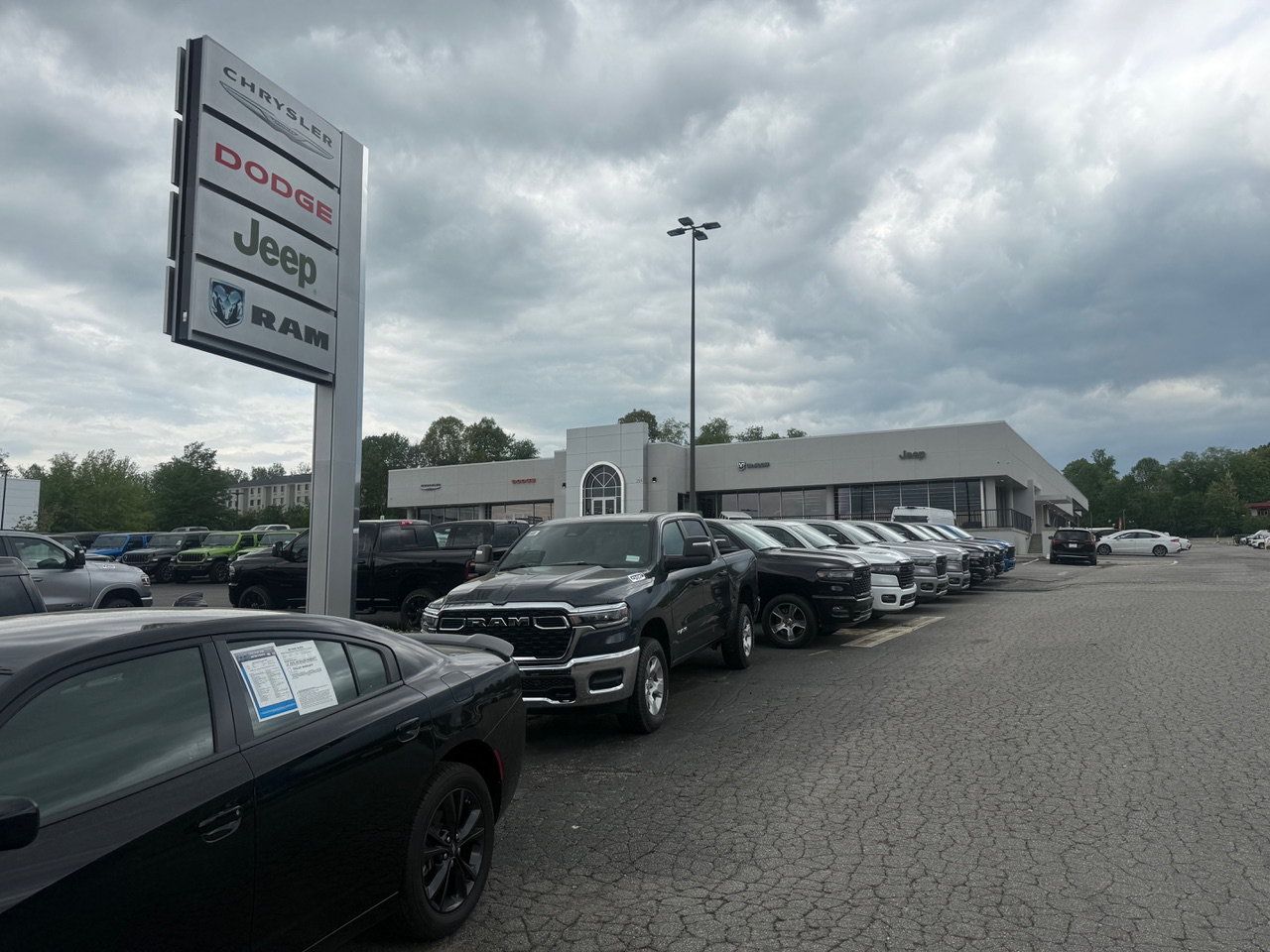 Used 2024 Ford Edge SEL AWD/4WD image 7