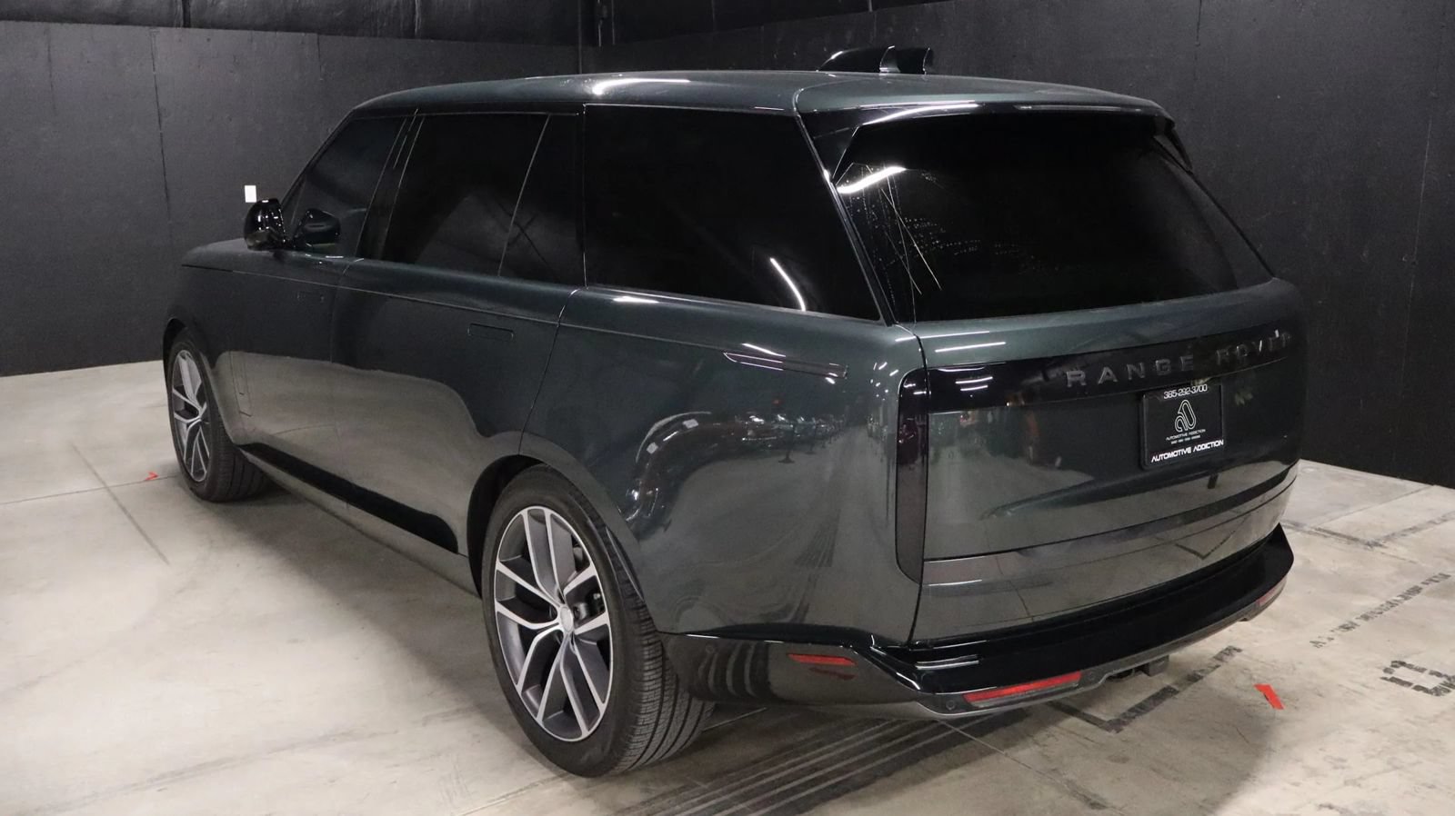 Used 2025 Land Rover Range Rover Long Wheelbase SE AWD/4WD image 36