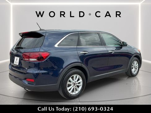 Used 2019 Kia Sorento FWD V6 image 7