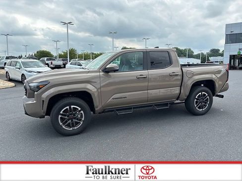 Certified 2026 Toyota Tacoma TRD Sport w/ TRD Sport Premium Package AWD/4WD image 18