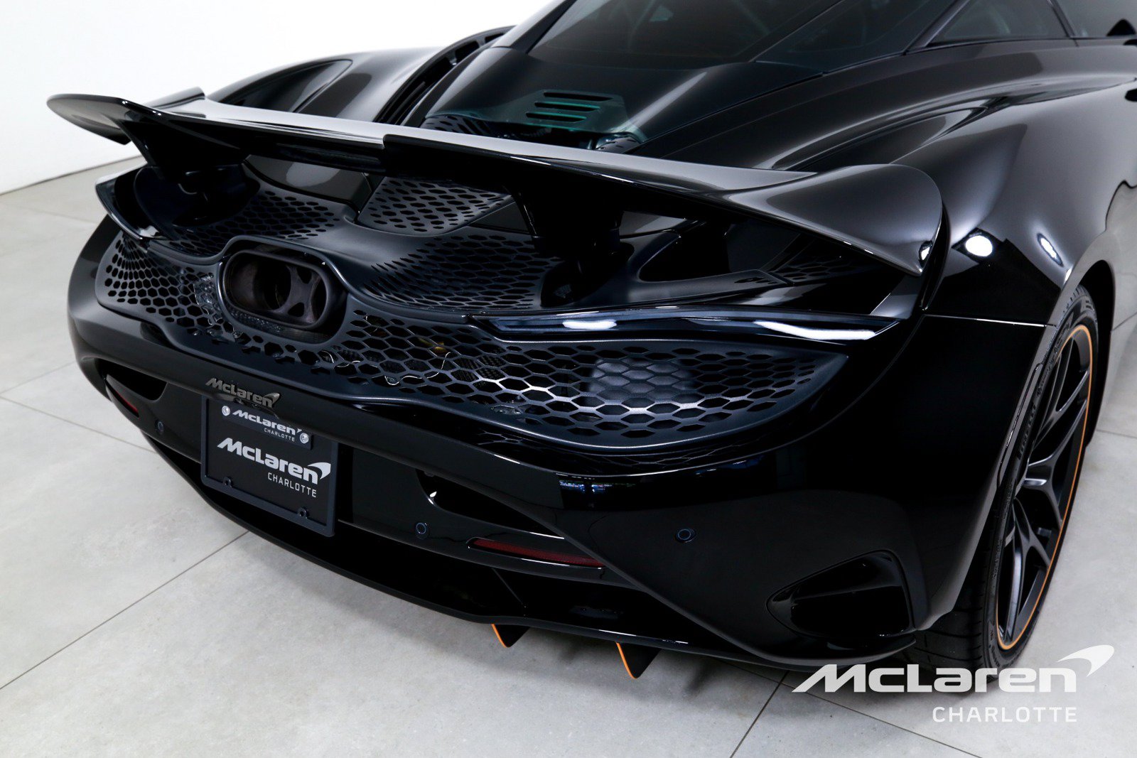Used 2024 McLaren 750S RWD image 28
