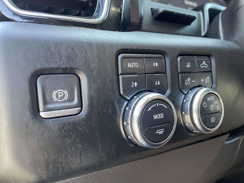 Used 2023 GMC Sierra 1500 Denali w/ Technology Package AWD/4WD image 17