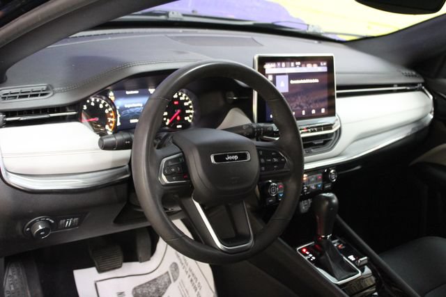 Used 2023 Jeep Compass Limited AWD/4WD image 14