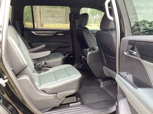 New 2026 GMC Acadia AT4 w/ Luxury Package image 24