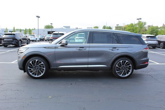 Used 2022 Lincoln Aviator Reserve w/ Equipment Group 201A AWD/4WD image 9