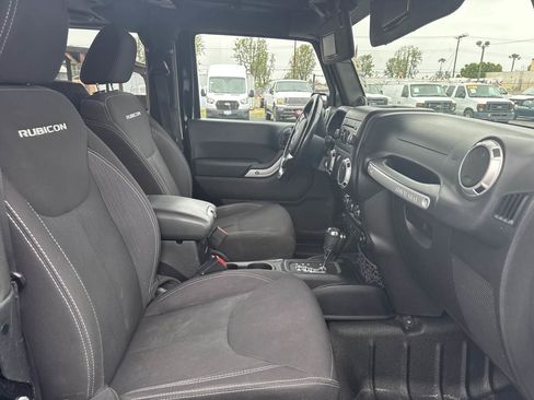 Used 2014 Jeep Wrangler Rubicon w/ Power Convenience Group AWD/4WD image 13