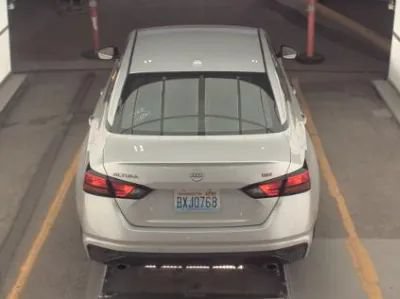 Used 2025 Nissan Altima 2.5 SR FWD image 3