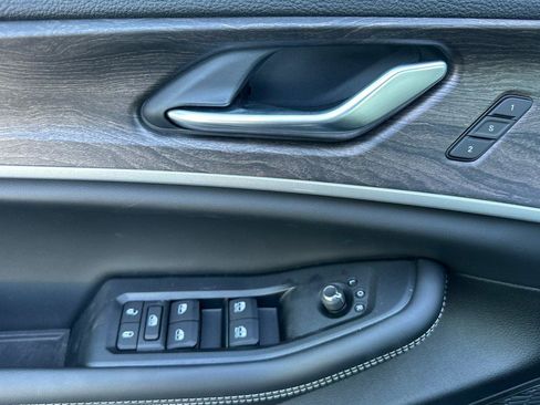 New 2025 Jeep Grand Cherokee Limited w/ MOPAR Finishing Package image 8