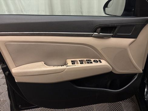 Used 2017 Hyundai Elantra SE FWD image 10