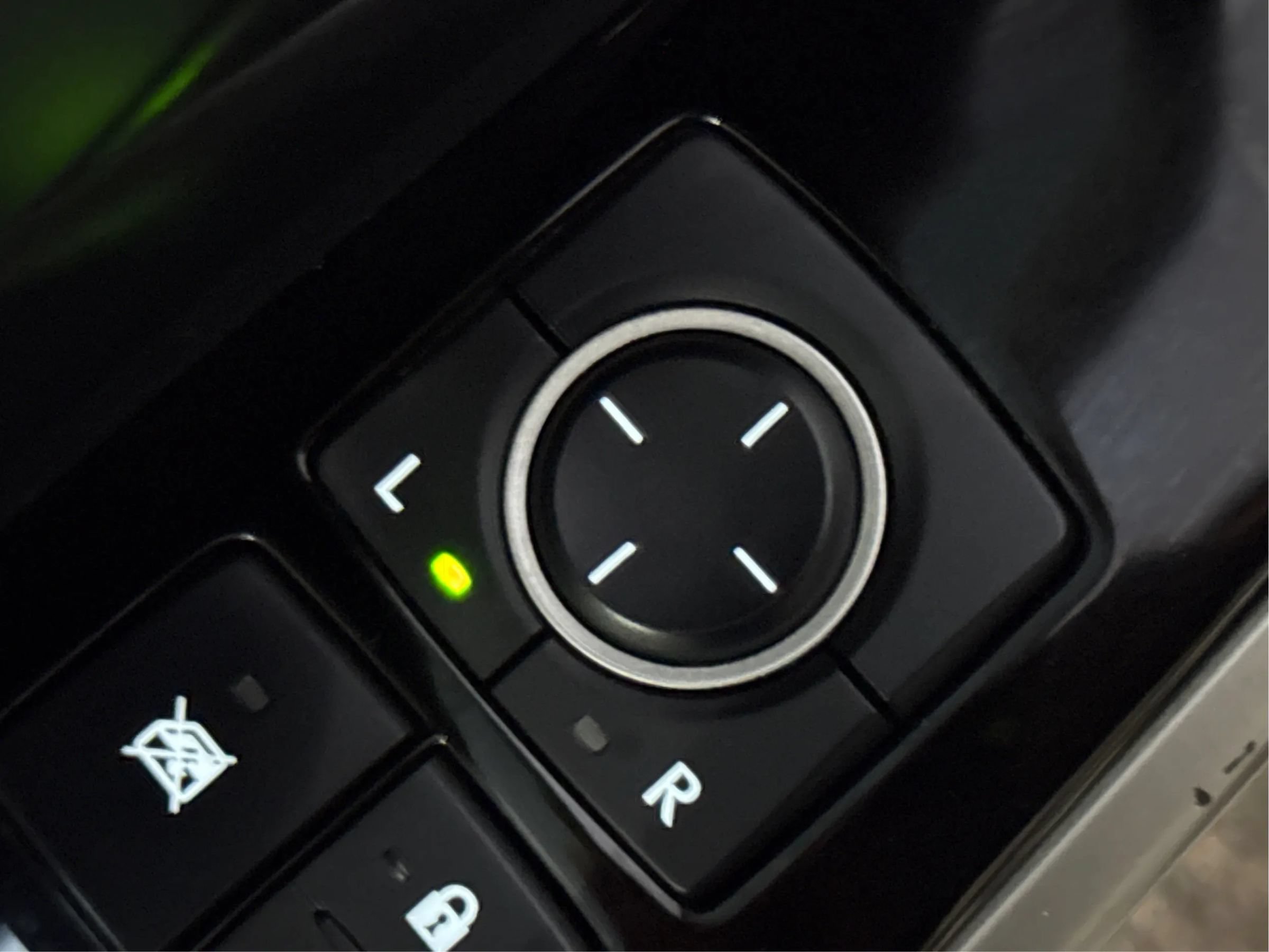 Used 2017 Lexus IS 200t w/ Premium Package RWD image 29