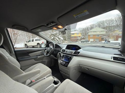 Used 2016 Honda Odyssey EX image 29