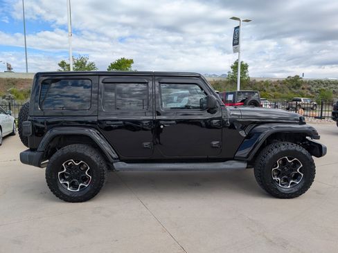 Used 2019 Jeep Wrangler Unlimited Sahara w/ Uconnect 4C Nav & Sound Group AWD/4WD image 6