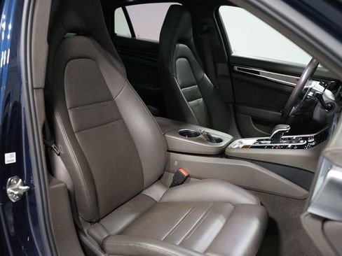 Used 2018 Porsche Panamera image 27
