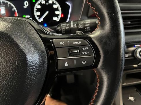 Used 2025 Honda Pilot TrailSport image 27